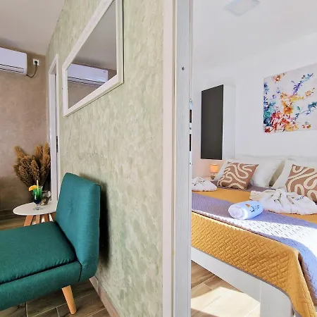 Nyaraló House Boost With Heated Pool *