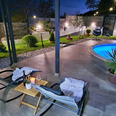 Vakantiehuis House Boost With Heated Pool Klis