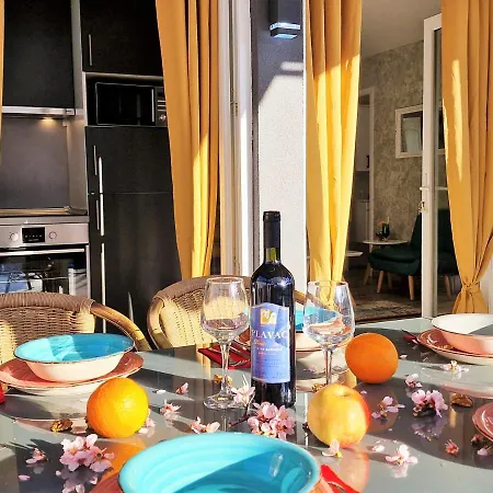 House Boost With Heated Pool Klis