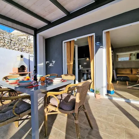 House Boost With Heated Pool * Klis