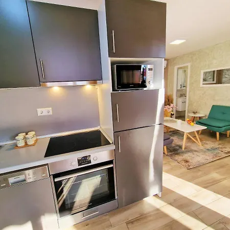 House Boost With Heated Pool Holiday home Klis