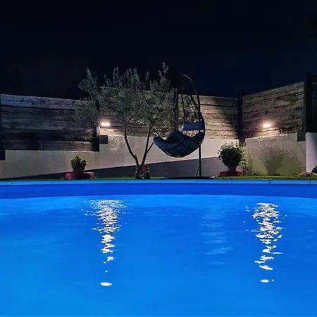House Boost With Heated Pool