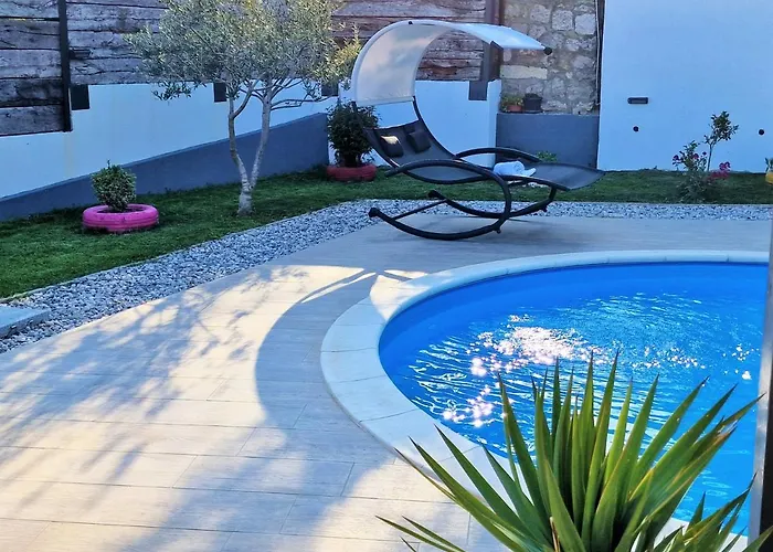 House Boost With Heated Pool