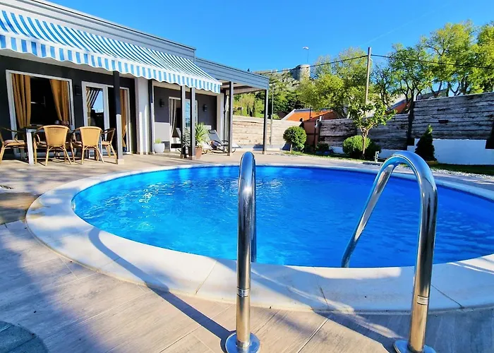 펜션 House Boost With Heated Pool